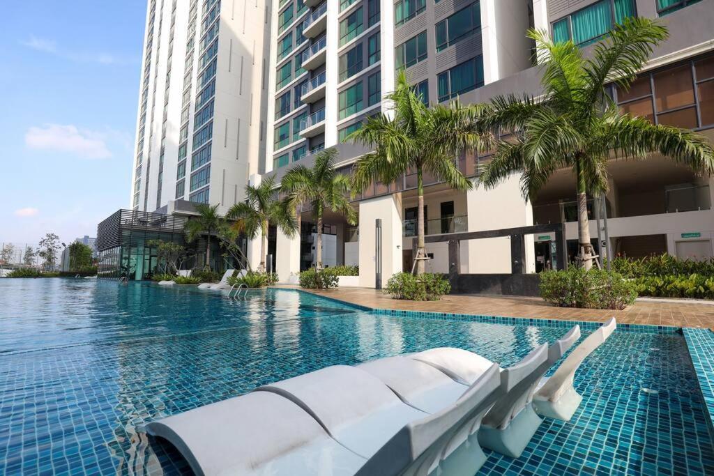 Greenfield Sunway Pyramid 2Room2Bath 6Pax 2C/Park. Петалинг-Джая Экстерьер фото